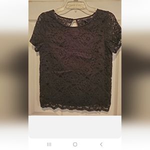 Forever 21 Floral Ladies Black Top- Size MEDIUM. NEW